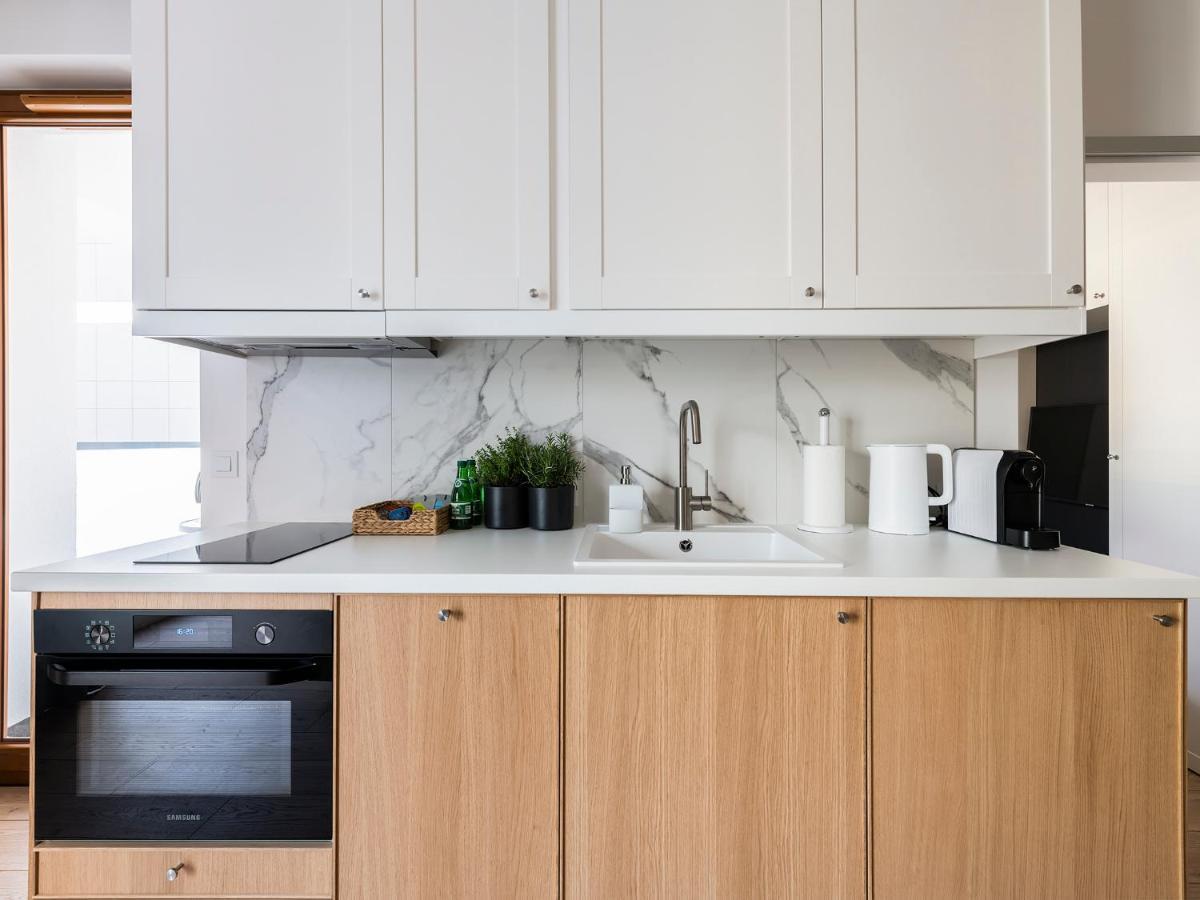 Yoursecondflat Grzybowska Metropoint 바르샤바 외부 사진